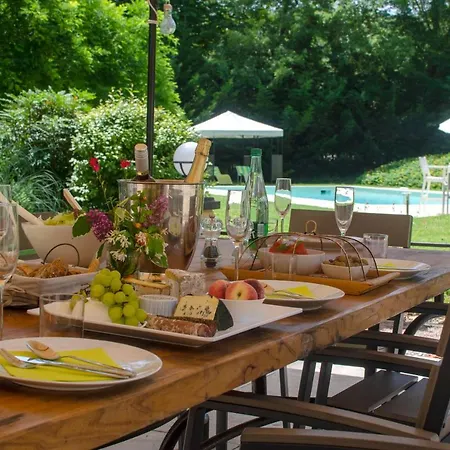 Manoir Le Bourg, Willa Touffailles